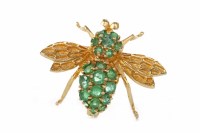 Lot 184 - EMERALD SET FLY MOTIF BROOCH the thorax and...