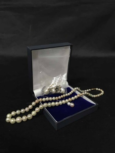 Lot 2 - NINE CARAT WHITE GOLD CHAIN WITH PEARL PENDANT...