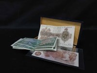 Lot 38 - LOT OF VARIOUS BANK NOTES AND COINS