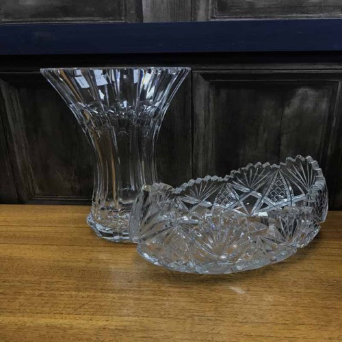Lot 76 - LOT OF CRYSTAL AND GLASS including a vase,...