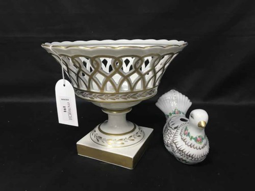 Lot 191 - GROUP OF CERAMICS AND COLLECTABLES