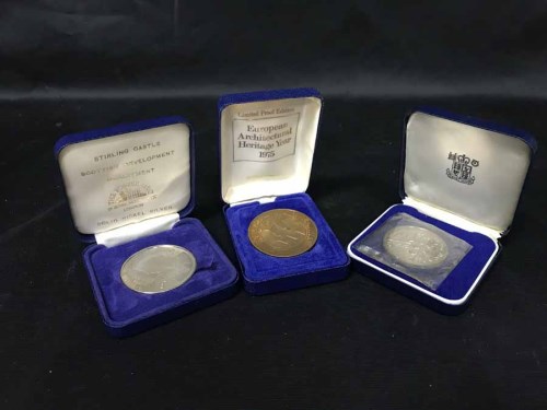 Lot 331 - LOT OF BRITISH AND WORLD COINS including the...