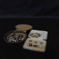 Lot 544 - LOT OF COSTUME JEWELLERY TO INCLUDE SOME...