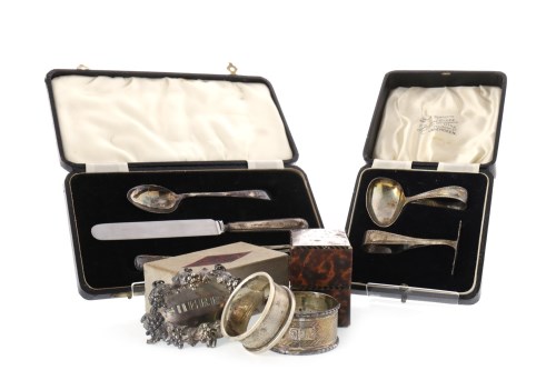 Lot 818 - EARLY 20TH CENTURY BABY'S SILVER SPOON AND...