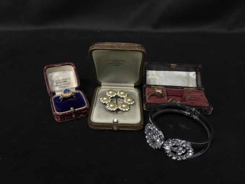 Lot 40 - GROUP OF MIXED COLLECTABLES to include nine...