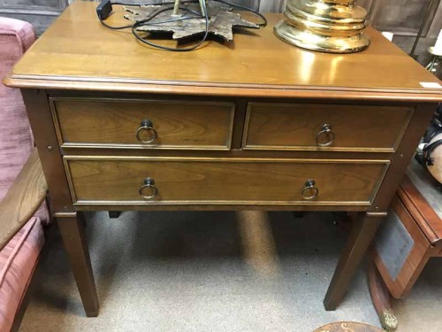 Lot 150 - MODERN CHEST OF DRAWERS