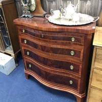 Lot 261 - CONTINENTAL MAHOGANY SERPENTINE FRONTED CHEST