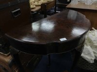 Lot 427 - MAHOGANY SERPENTINE FRONTED FOLD OVER CARD TABLE