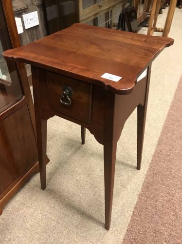 Reproduction Library Table Lot 506 - REPRODUCTION PLANT TABLE