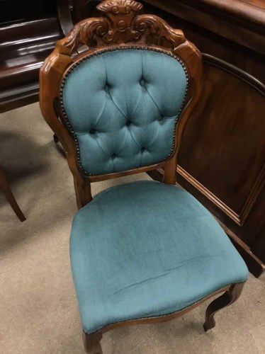 Lot 565 - SET OF FOUR DINING CHAIRS