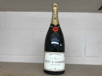 Lot 16 - MOET & CHANDON MAGNUM Brut Imperial Champagne...