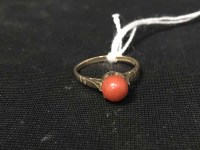 Lot 13 - CORAL DRESS RING marked 375, size R, 2.4g