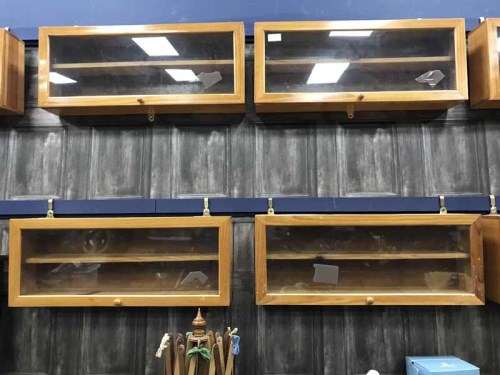 Lot 27 - LARGE LOT OF WOODEN AND GLAZED DISPLAY CASES
