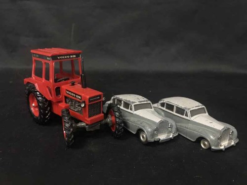 Lot 405 - SMALL LOT OF DIE CAST TOYS including tractors,...